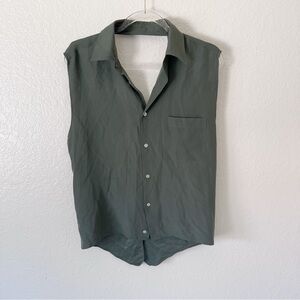 Reformation cut out back button down top size Small